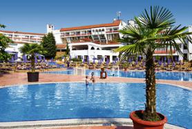 Bulharský hotel Pelican s bazénem