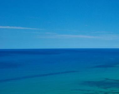 Bulharské Černé moře a krásně modrá obloha
