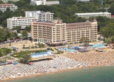 Bulharský hotel Admiral na pobřeží