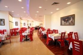 Bulharský hotel Calypso s restaurací