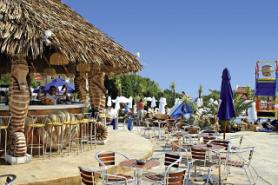 Bulharský hotel Royal Bay s barem
